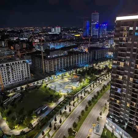 Luxury Waterfront Floor With An Amazing View